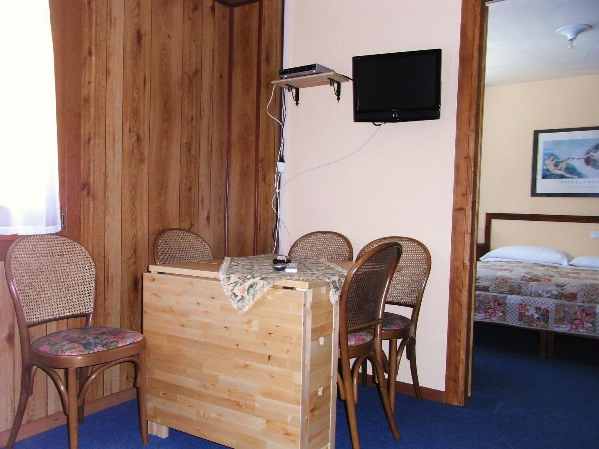 Hotel Genzianella Champoluc Luaran gambar