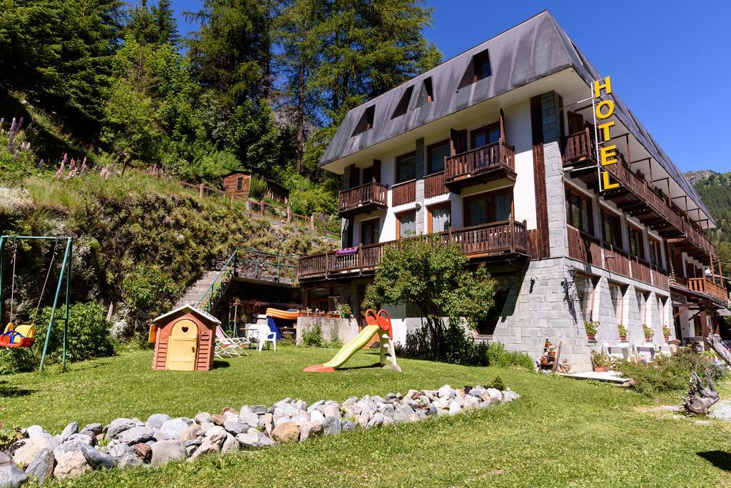 Hotel Genzianella Champoluc Luaran gambar