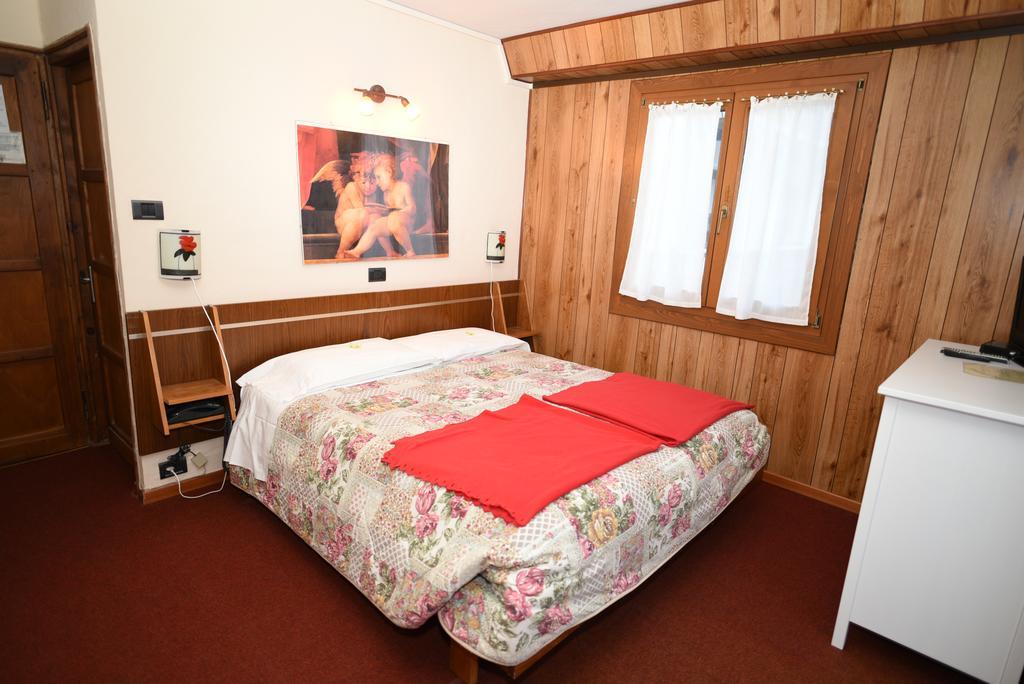 Hotel Genzianella Champoluc Luaran gambar