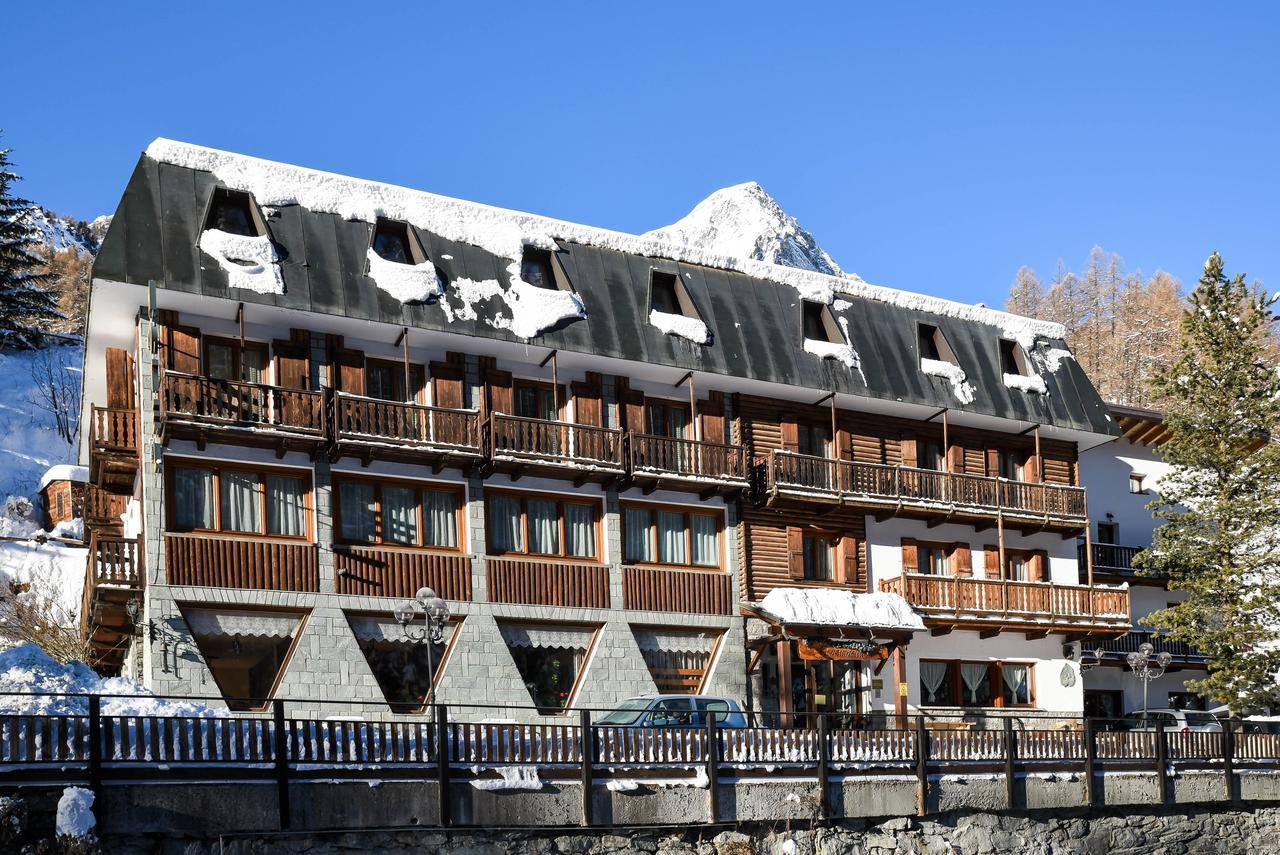 Hotel Genzianella Champoluc Luaran gambar