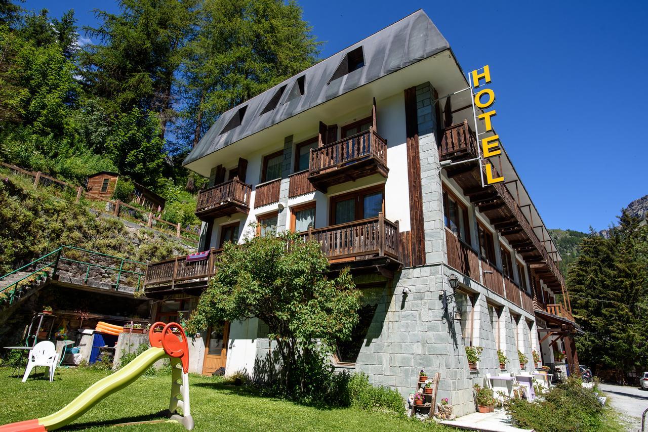 Hotel Genzianella Champoluc Luaran gambar