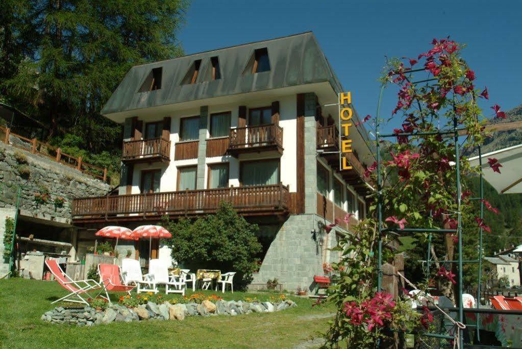 Hotel Genzianella Champoluc Luaran gambar